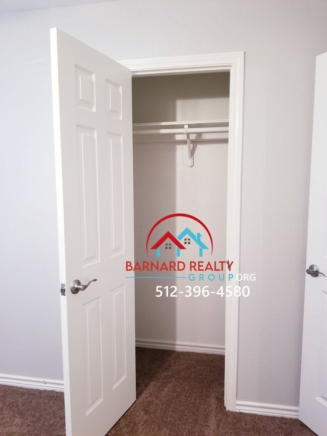 Building Photo - Newly Remodeled 3 Bedroom, 1.5 Bath