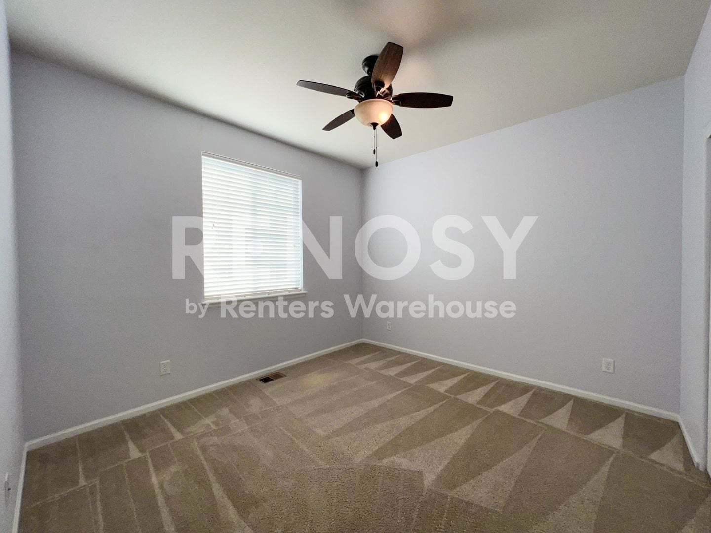 Building Photo - 25104 E Pinewood Pl