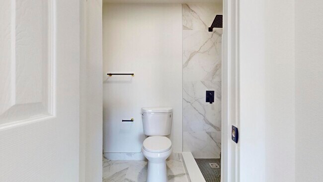 Building Photo - 2056 SW Grant Ave