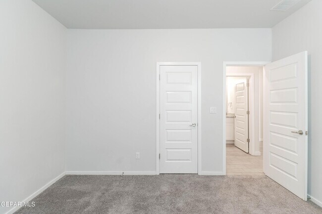Building Photo - 12832 Haxby St