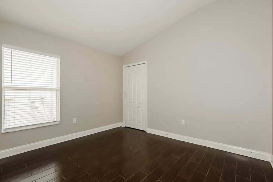 Building Photo - 10124 Coldwater Loop
