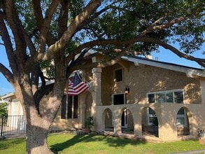 Building Photo - FAIR OAKS BEAUTY WITH POOL, SPA & SOLAR!!