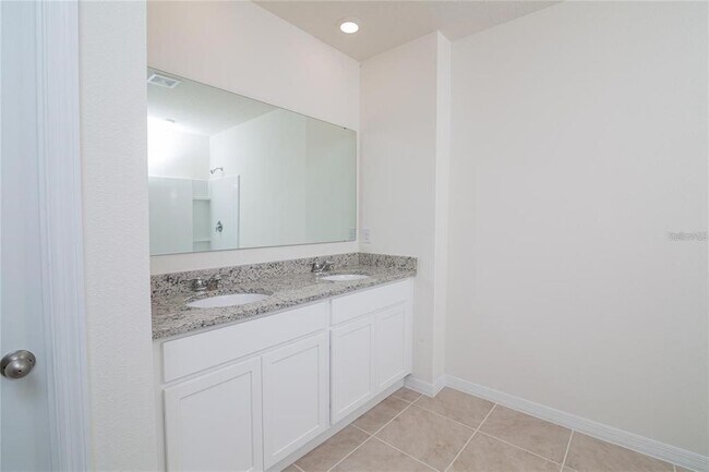 Building Photo - 2119 Tay Wes Dr