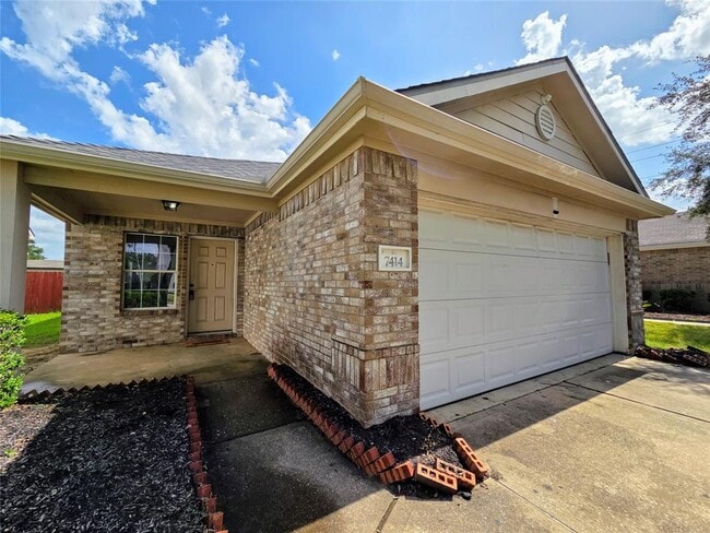 Primary Photo - 7414 Fox Knoll Ln