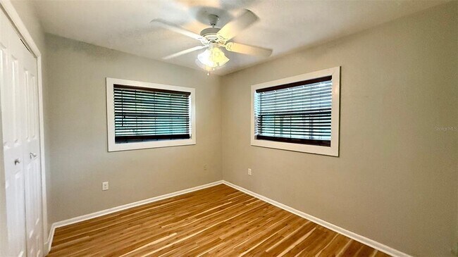 Building Photo - 1916 N Hastings St