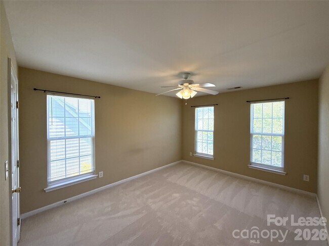 Building Photo - 2140 Pineapple Ct