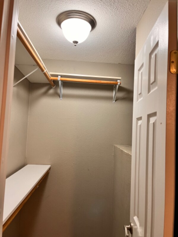 Building Photo - 4762 Greenholme Dr
