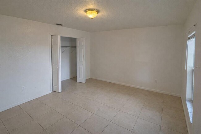 Building Photo - 627 Bluebill Ct