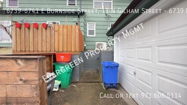 Building Photo - Ideal Location: 2BD/1BA, Garage & More! - ...