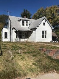 Building Photo - 6238 E 10th St