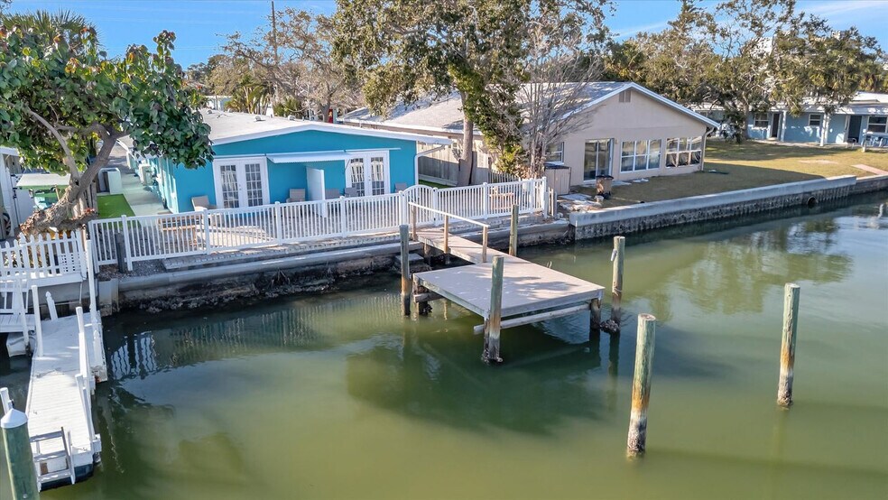 Building Photo - 711 E Gulf Blvd