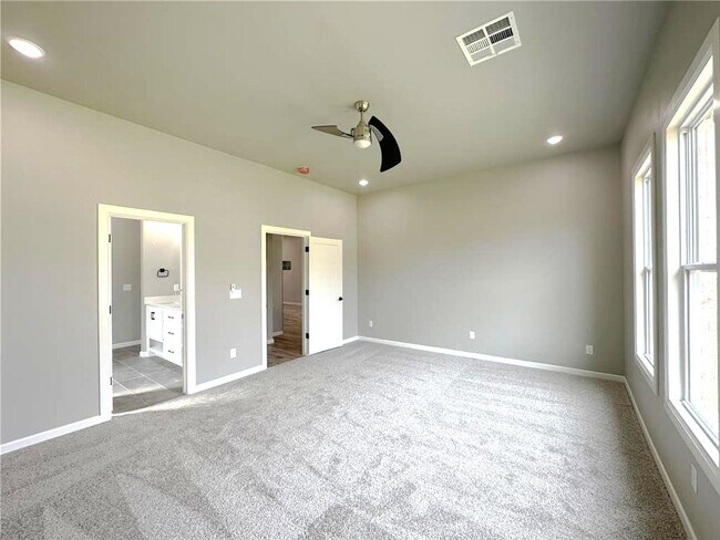 Building Photo - 3 Bed 2 Bath 2 Car in Twin Silos Addition Edmond, OK