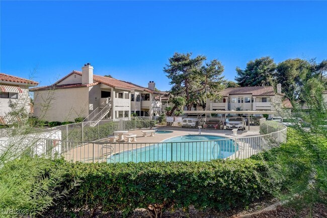 Building Photo - 2713 Otter Creek Ct