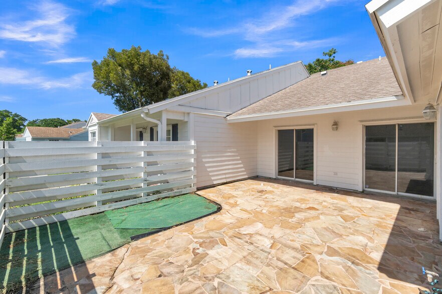 Building Photo - 13737 SW 147th Circle Ln