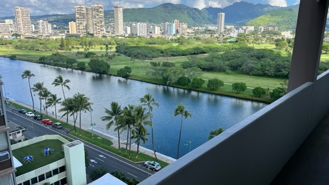 Building Photo - 2421 Ala Wai Blvd