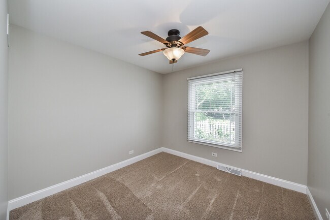 Building Photo - 2067 Childs Ct