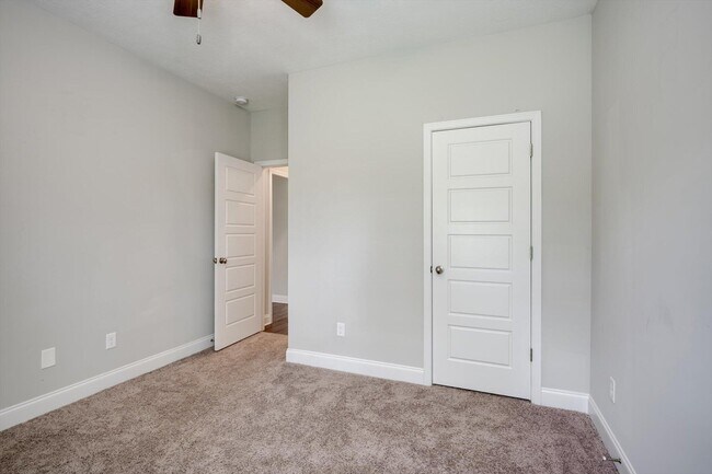 Building Photo - 2557 Traverse Trl