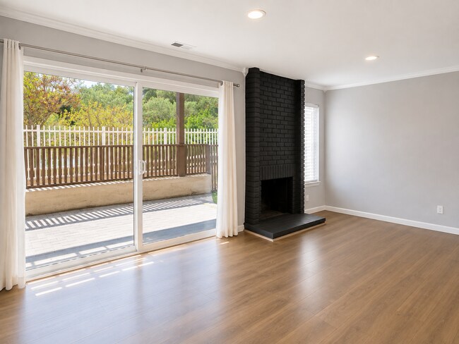 Building Photo - 4701 Carmonita Ln