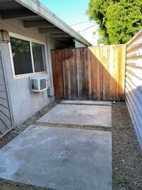 Building Photo - 540 S Mountain View Dr