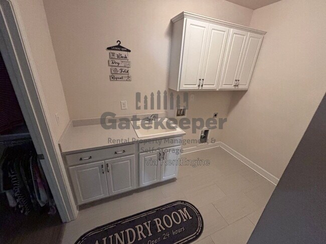Building Photo - 128 Little Gem Ct