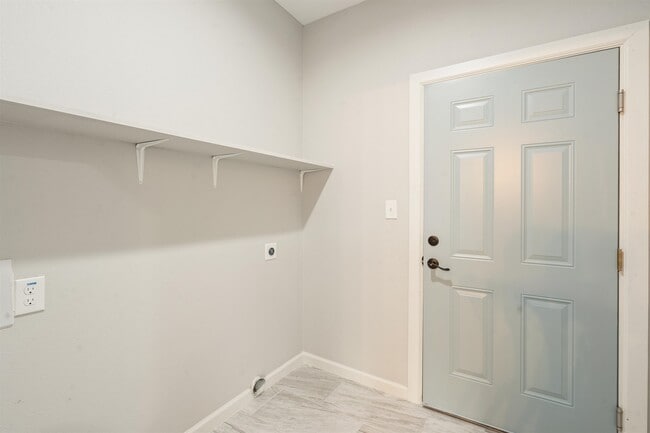 Building Photo - 203 Javier Dr