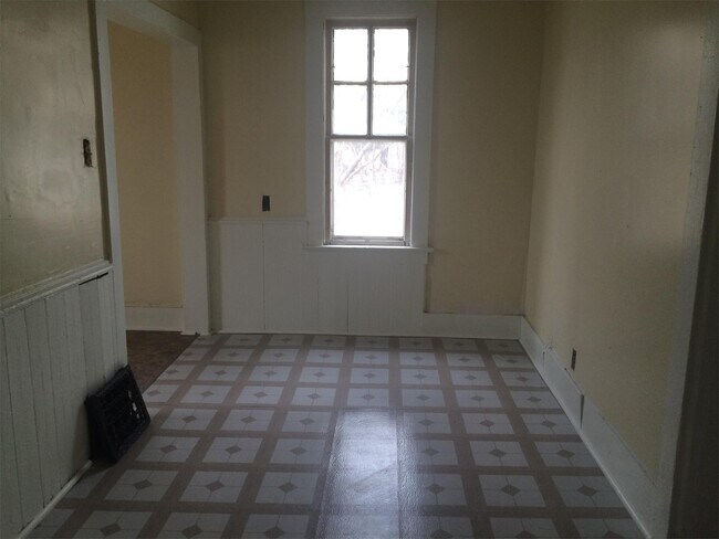 Building Photo - 203 Sumner St