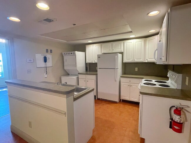 Building Photo - Historic Downtown | 4BR/4BA | Near Flagler College