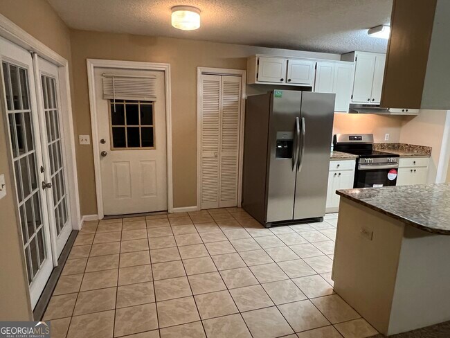 Building Photo - 152 Woodvalley Ct