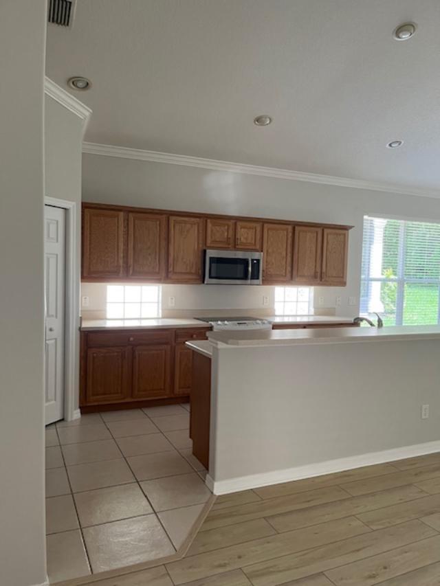 Kitchen - 1641 N Shadowview Path