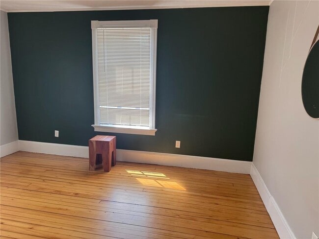 Building Photo - 35 Elm St