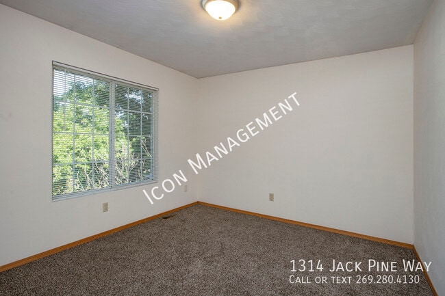 Building Photo - 1314 Jack Pine Way