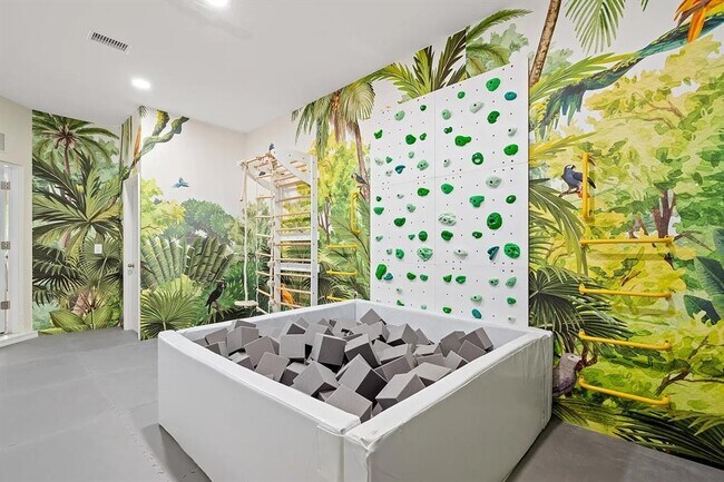 Building Photo - 7456 Stone Crk Trl