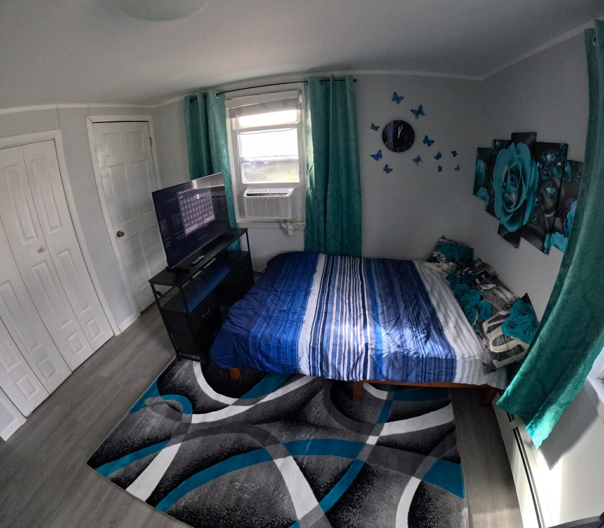 Building Photo - 723 Sharon Ave