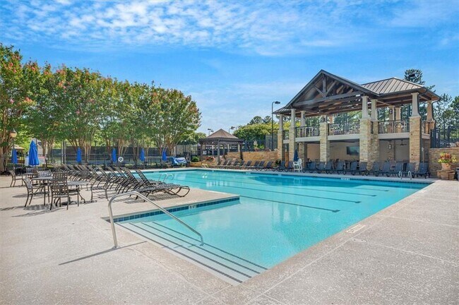 Building Photo - 2660 Coachmans Cir