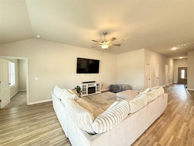 Building Photo - 142 Periwinkle Ln