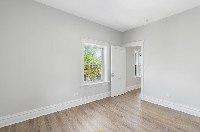 Building Photo - 2501 S Lawndale Ave