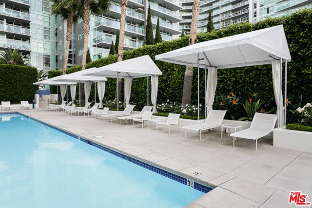 Building Photo - 13700 Marina Pointe Dr