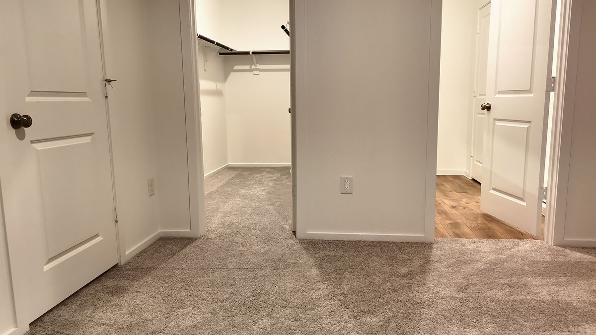 Building Photo - 15932 Blass Vly Dr
