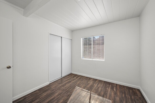 Building Photo - 5415 Lenox Dr