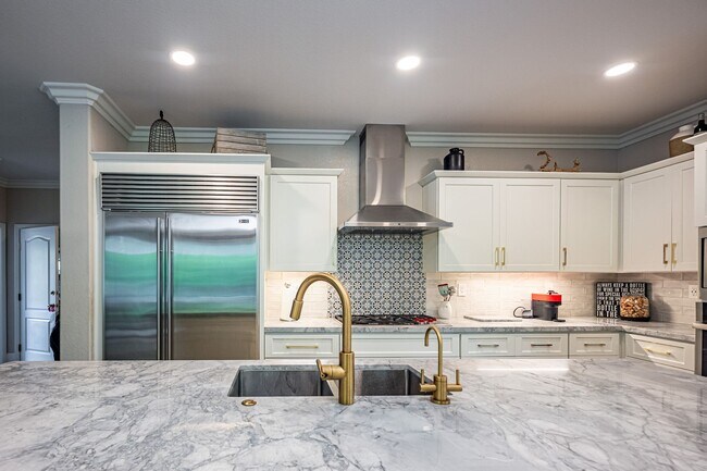 Building Photo - Resort-Style Encinitas Estate with Pool UNFURNISHED