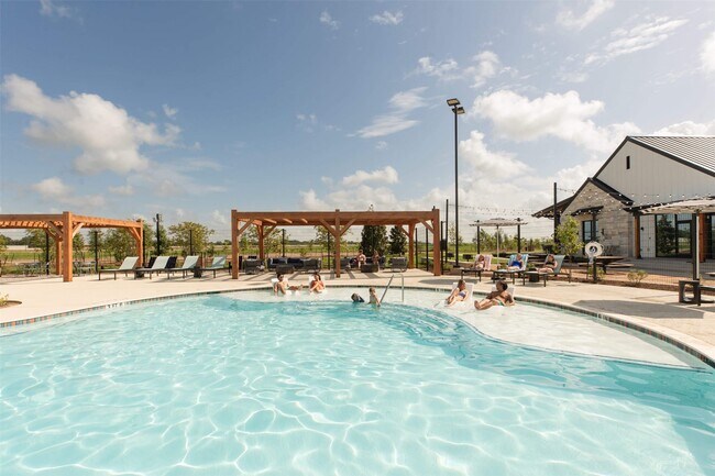 Building Photo - 823 Heaven Dr