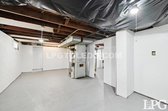 Building Photo - 4217 Asbury Dr