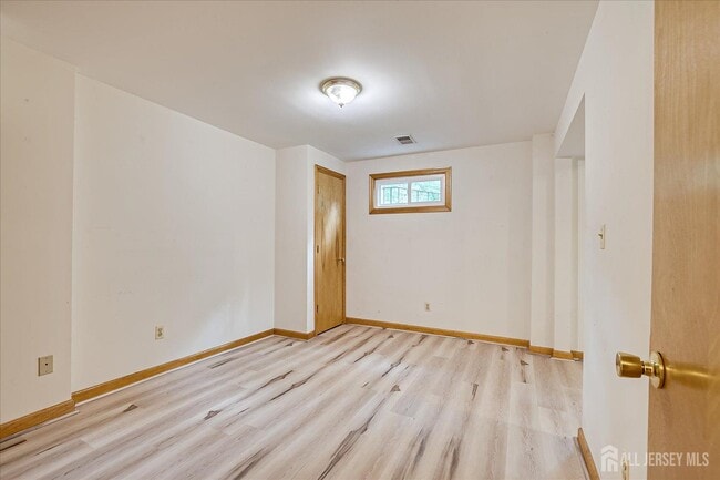 Building Photo - 23 Cardownie St