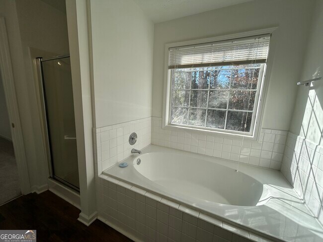 Building Photo - 2022 Whitfield Ln