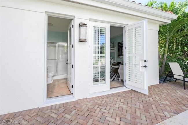 Building Photo - 425 2nd Ave S