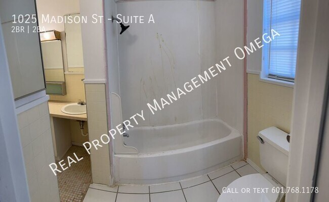 Building Photo - 2 Bedroom 1 1/2 Bath off Fortification Street
