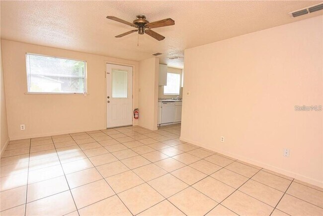 Building Photo - 1311 Standish Dr