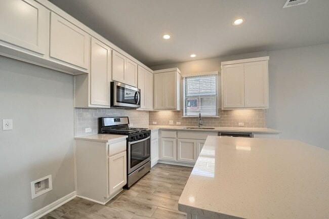 Building Photo - 2924 Sage Ranch Dr