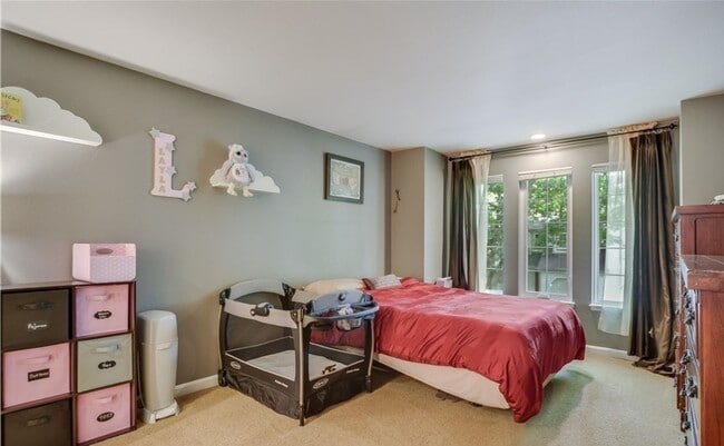 Building Photo - Lovely 2 bed Kirkland home