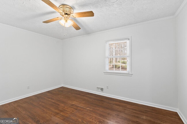 Building Photo - 4205 S Hurt Rd SW